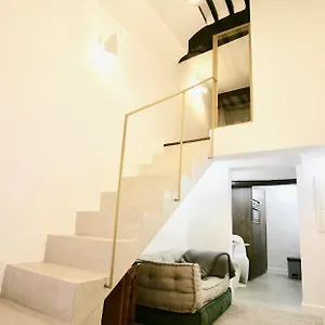 https://le-madeleine-duplex.fr-provencehotel.com